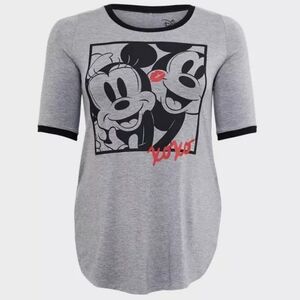 Torrid Disney Mickey & Minnie XOXO Grey Raglan Tee